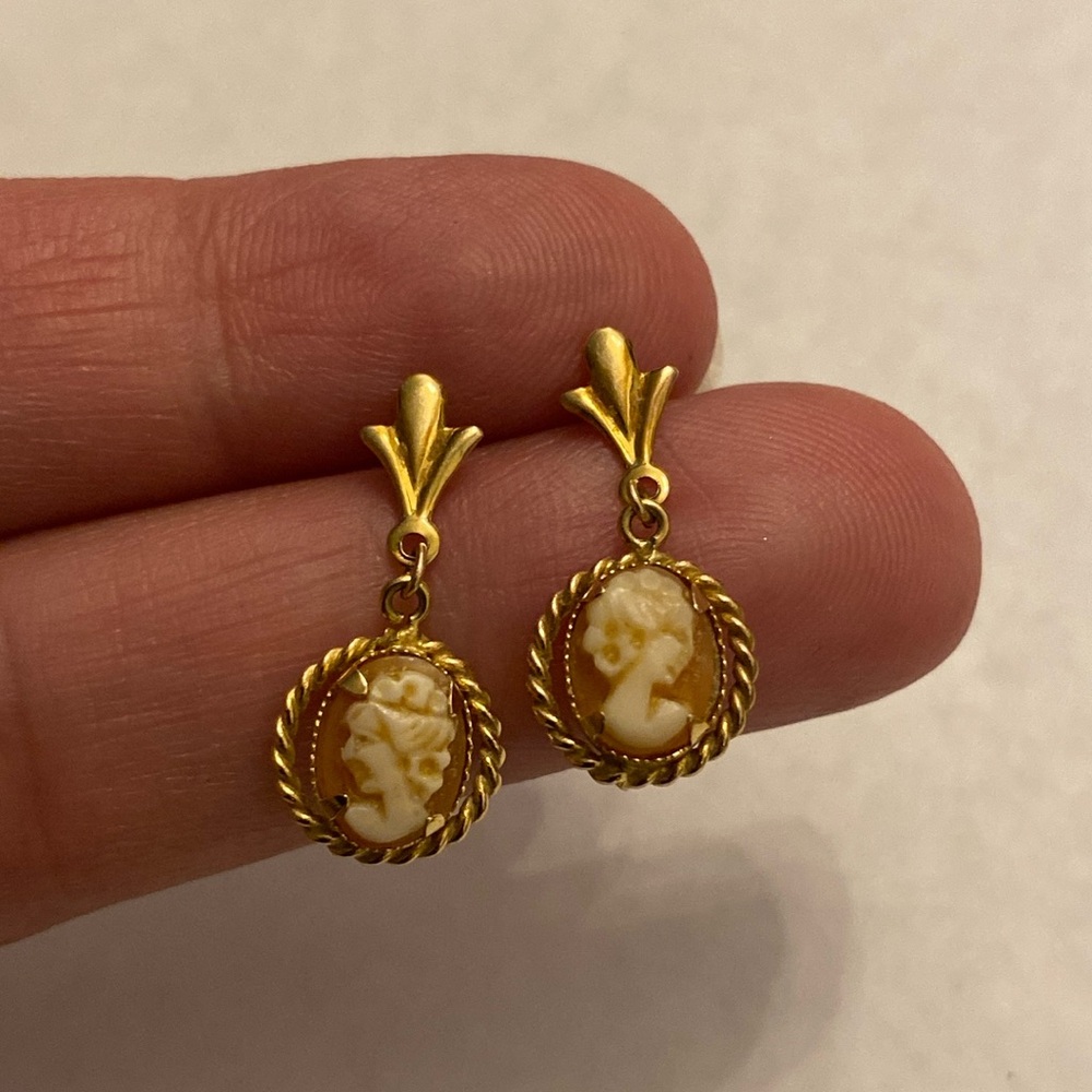 Edwardian 14k gold Cameo drop earrings